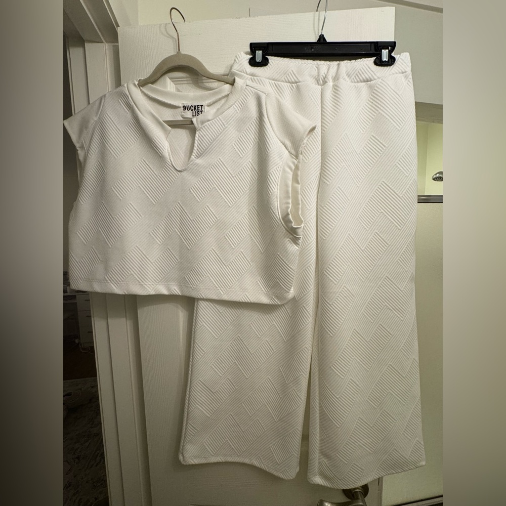 These Three Boutique White Set